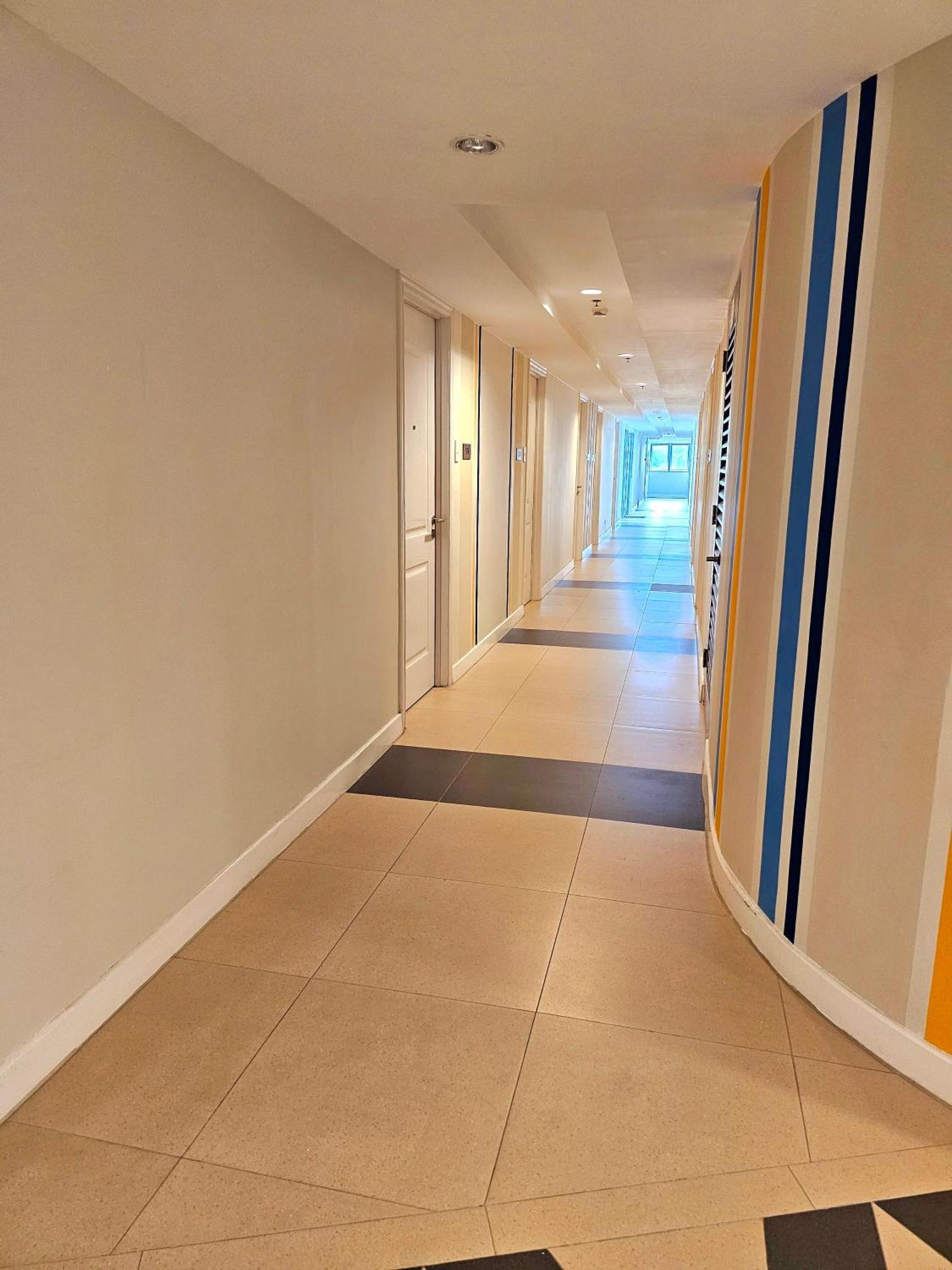 Acellyne'S Suites At The Residences At Commonwealth By Century Кесон-Сити Экстерьер фото